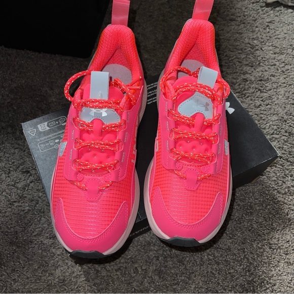 Under Armour
Unisex UA HOVR™ Mega 2 MVMNT Unisex Athletic Shoes Sz W9.5/M8 - Picture 4 of 8